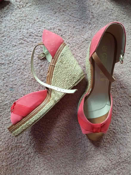 Photo of free High heel shoes, size 9, euro 43 (Brentford Gate TW8) #3