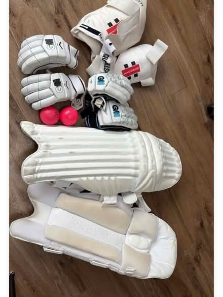 Photo of free Selection of cricket pads (Shirley CR0) #1