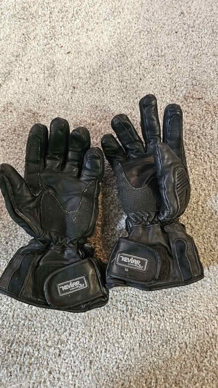 Photo of free Motorcycle gloves (Leslie KY6) #1