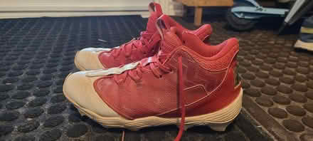 Photo of free Men's baseball cleats (Mavis and burnhamthorpe) #4