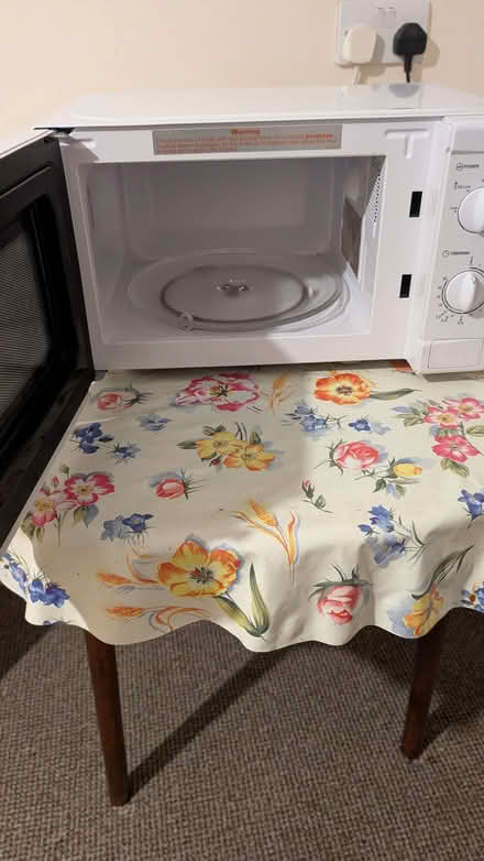Photo of free Microwave oven (Becontree RM9) #2