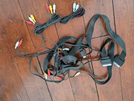 Photo of free Assorted cables (Brighton BN2) #1