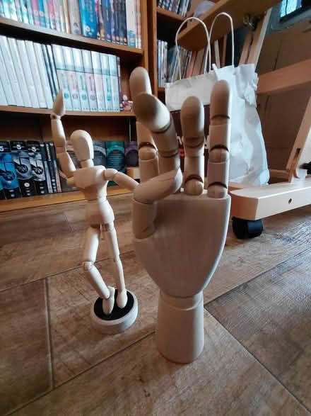 Photo of free Artists mannikin and hand (Rowner PO13) #1