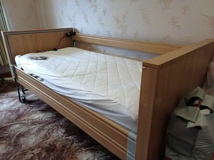Photo of free Hospital style rise and fall bed (Shirley Warren SO16) #2