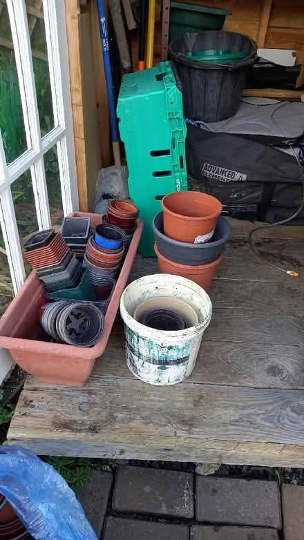 Photo of free Various flower pots (Downhead Park MK15) #1