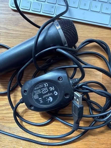 Photo of free USB microphone (guitar hero?) (Eaton NR4) #1