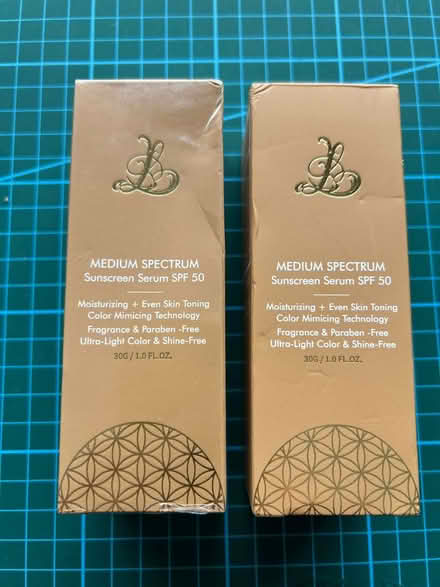 Photo of free Colour Changing Foundation (Penn HP10) #1