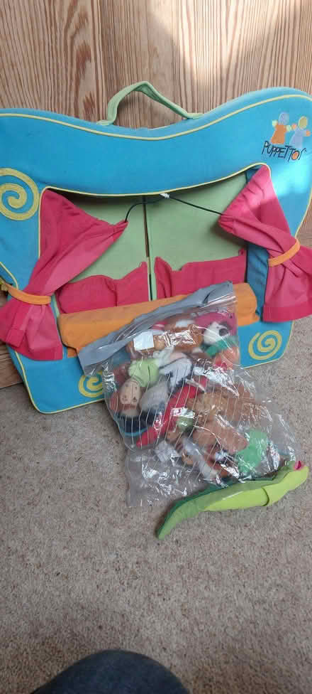 Photo of free Children's puppet set (Chinley SK23) #1