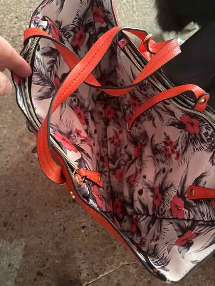 Photo of free Three Leather Bags & A Purse (DA11) #3