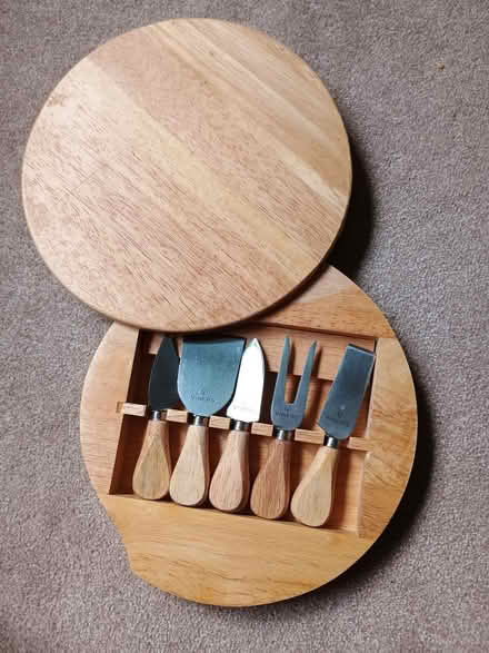 Photo of free Cheese board set (West Ewell (KT19)) #1