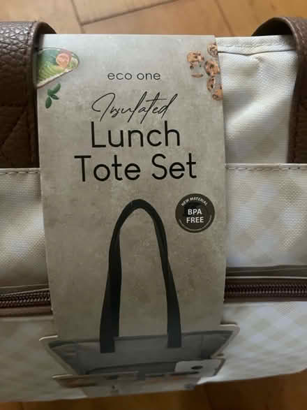 Photo of free Brand new lunch/picnic tote (OX14) #3