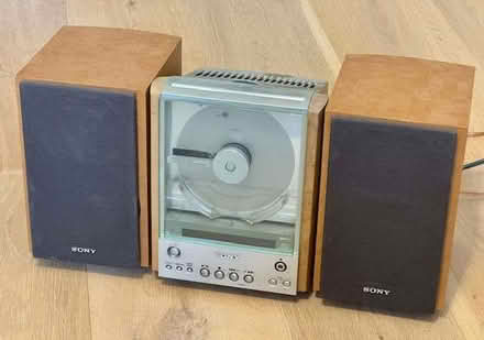 Photo of free Sony cd player with speakers (Muswell Hill N10) #1