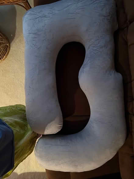 Photo of free Pregnancy body pillow (West Windsor New Jersey) #1