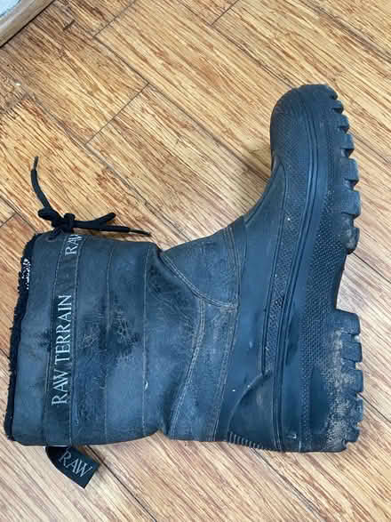 Photo of free Warm wellie/ snow boots adult size 8 (St Just TR19) #2