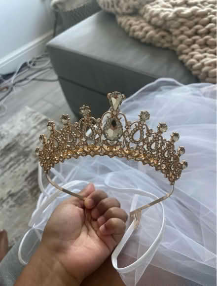 Photo of free Bridal shower bits (272 Redwood Grove Bedford) #3