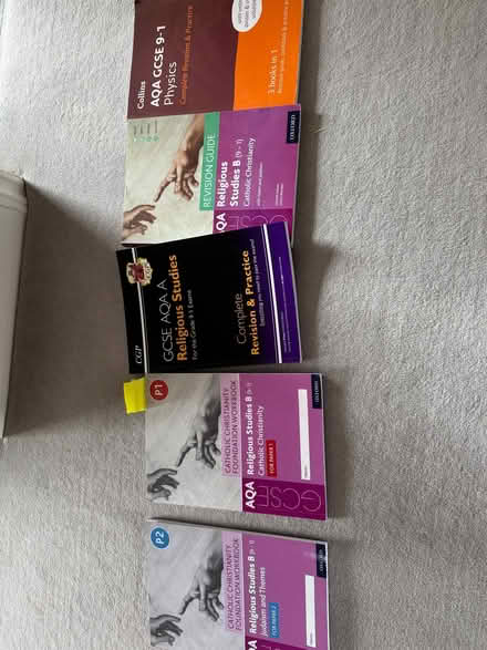 Photo of free GCSE Study guides (St Margarets TW1) #2