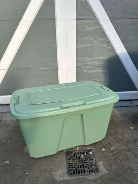 Photo of free Green Rubbermaid Tote (East Queen Anne, Seattle) #1