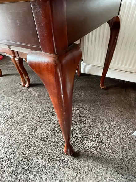 Photo of free mahogany colour solid wood oval dining table sits 4-6 (Bexleyheath DA7) #4