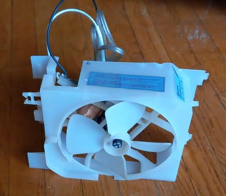 Photo of free Fan (North York: Bathurst Manor) #1