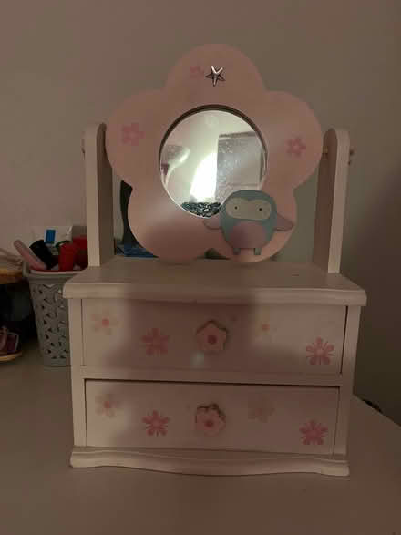 Photo of free Jewellery box (Harlesden NW10) #1