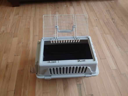 Photo of free Small pet carrier (RG47TQ) #2