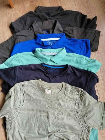 Photo of free Bundle of t shirts (Rainham Mark ME8) #1