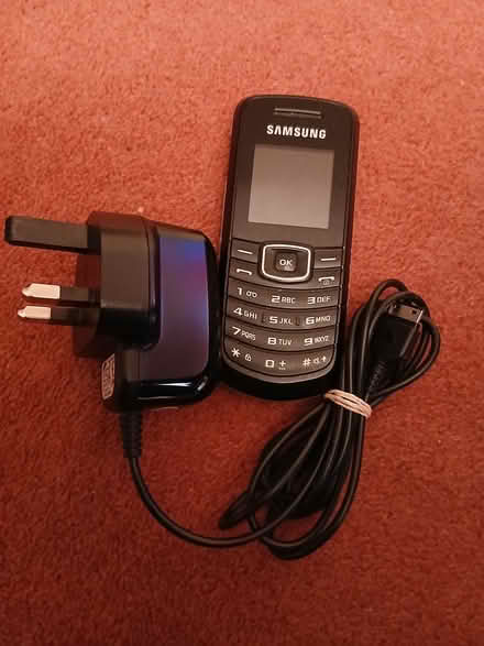 Photo of free SAMSUNG GT-E1081i Mobile Phone (B90 shirley) #1