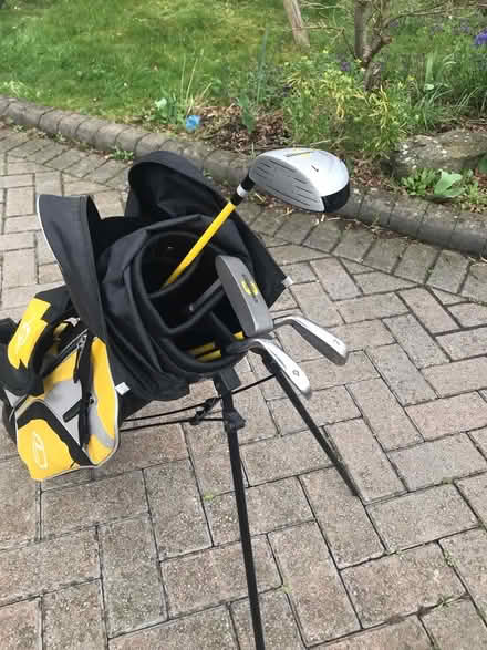 Photo of free Long ridge Challenger Cadet RH Golf Set Unisex 8+, Good Cond (North Ascot SL5) #1