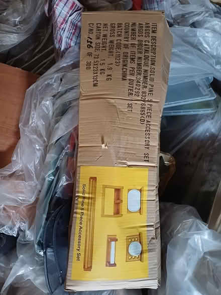 Photo of free Bathroom set (Latchford) #2