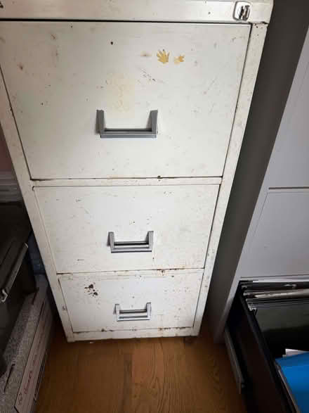 Photo of free 3 drawer metal filing cabinet. (Dutton PR3) #1