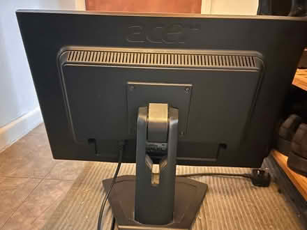 Photo of free 22in monitor screen (Clapham, SW4) #2