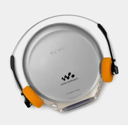 Photo of Working Personal CD walkman (Anstey LE7) #1