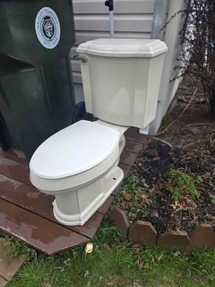 Photo of free Kohler toilet great condition (Hazlet, NJ) #2