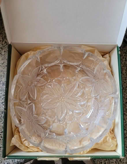 Photo of free Lead crystal bowl (Broadview/Gerrard) #1