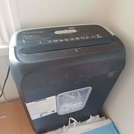 Photo of free Bonsaii Cross Cut Shredder (Gomersal BD19) #1