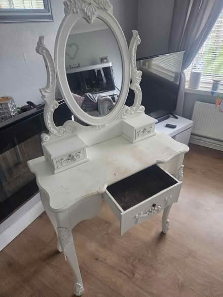 Photo of free Fancy Vanity unit with mirror (New Addington, Croydon, CR0.) #2