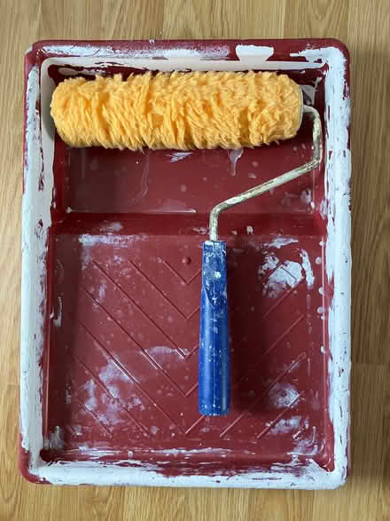 Photo of free Paint tray and roller (Bilton HG1) #1