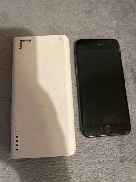Photo of free Very old phone and powerbank (Abbeyhill EH7) #1