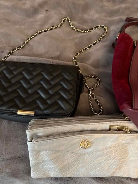 Photo of free 5 different handbags to give away (East Croydon ( near station )) #2