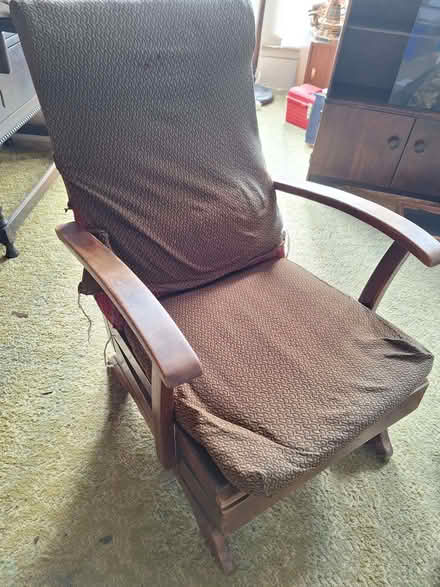 Photo of free Rocking chair in need of tlc (Swanley BR8) #1