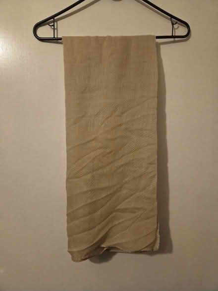 Photo of free Pack of 2 scarves (Round Green LU2) #2