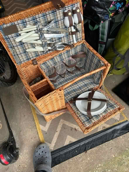 Photo of free Picnic hamper (Yateley GU46) #2