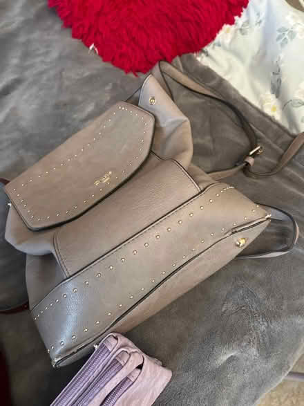 Photo of free 5 different handbags to give away (East Croydon ( near station )) #4