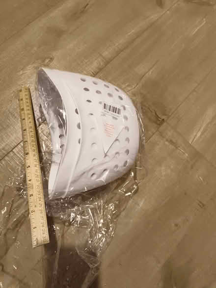 Photo of free 2x White plastic baskets for the bathroom (Springfield MK6) #1