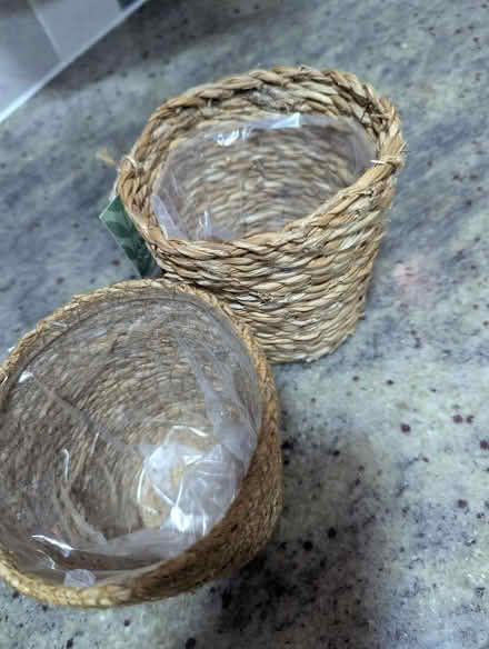 Photo of free 2hessial rope pots lined and new (Grangeway area NN10) #3