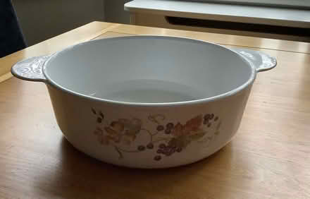 Photo of free 25cm Casserole Dish (Glenleigh Park TN39) #1