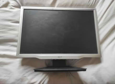 Photo of free 22in monitor screen (Clapham, SW4) #1