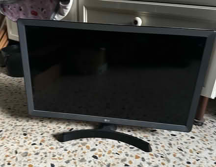Photo of free 24” lg tv (Canterbury centre) #1