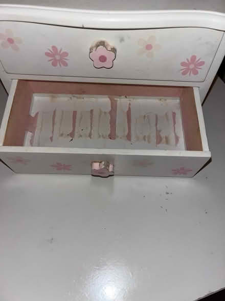 Photo of free Jewellery box (Harlesden NW10) #3