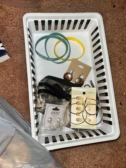 Photo of free Home Decor, Nail Decor, Broken Cord (Lilburn, Ga) #2